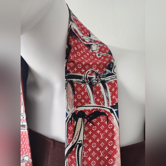 Auth Louis Vuitton Silk Red/Blue Bandana - Picture 9 of 9